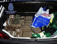 [Ảnh] Tàu ngầm ‘quan tài’ chở ma tuý xuyên đại dương bị Tây Ban Nha ‘tóm sống’