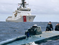 [Ảnh] Tàu ngầm ‘quan tài’ chở ma tuý xuyên đại dương bị Tây Ban Nha ‘tóm sống’