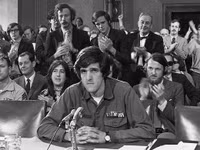 [ẢNH] Ngoài John McCain, còn những cựu binh Mỹ nào nổi tiếng sau chiến tranh Việt Nam?