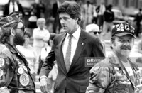 [ẢNH] Ngoài John McCain, còn những cựu binh Mỹ nào nổi tiếng sau chiến tranh Việt Nam?