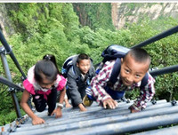 [Ảnh] Tạm biệt 