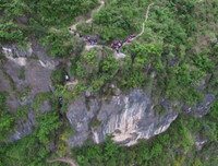 [Ảnh] Tạm biệt 