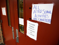 Hình ảnh người Mỹ chuẩn bị đương đầu đại dịch Covid-19