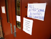 Hình ảnh người Mỹ chuẩn bị đương đầu đại dịch Covid-19