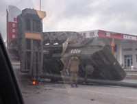 Lính Nga phải bồi thường 380.000 USD do để pháo tự hành rơi