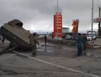 Lính Nga phải bồi thường 380.000 USD do để pháo tự hành rơi