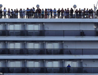 Tàu du lịch 2.200 người được Campuchia chào đón, thoát khỏi 