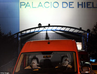 Trưng dụng sân băng làm nhà xác, Tây Ban Nha kêu gọi NATO hỗ trợ chống dịch Covid-19