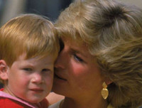 Nỗi khổ của thành viên Hoàng gia Anh khi bị xâm phạm đời tư