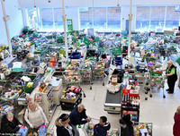 [Ảnh] Ngày cuối tuần đầy hoảng loạn vì Covid-19 ở nước Anh