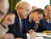 [Ảnh] Ngày cuối tuần đầy hoảng loạn vì Covid-19 ở nước Anh