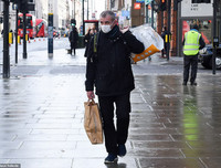 [Ảnh] Ngày cuối tuần đầy hoảng loạn vì Covid-19 ở nước Anh