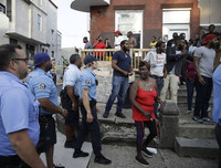 8 tiếng cố thủ, nghi phạm đấu súng với cảnh sát Philadelphia đã ra hàng