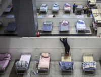 Vũ Hán thực thi giải pháp chưa từng có tiền lệ: Lập 11 bệnh viện dã chiến