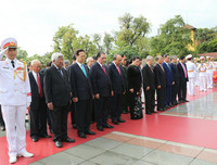 Lãnh đạo Đảng, Nhà nước đặt vòng hoa, vào lăng viếng Chủ tịch Hồ Chí Minh