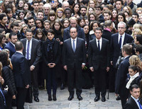 Những bức ảnh gợi lại ký ức bi thương vụ tấn công khủng bố Paris năm 2015