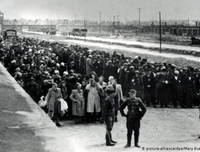 Nghẹn lòng những hình ảnh về Auschwitz - trại diệt chủng khét tiếng nhất được giải phóng 75 năm trước
