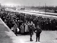 Nghẹn lòng những hình ảnh về Auschwitz - trại diệt chủng khét tiếng nhất được giải phóng 75 năm trước