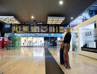 [Ảnh] Ngày đầu tiên của 16 triệu dân Italia bị cách ly vì dịch Covid-19