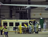 Pháp và Italia sơ tán bệnh nhân Covid-19 nhờ Đức điều trị