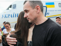 Những hình ảnh xúc động tại cuộc trao đổi tù nhân lịch sử giữa Ukraine và Nga