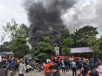 Hình ảnh vụ cháy quán Karaoke Lakeside ở Linh Đàm