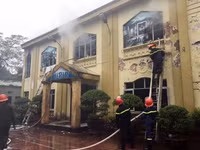 Hình ảnh vụ cháy quán Karaoke Lakeside ở Linh Đàm