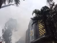 Hình ảnh vụ cháy quán Karaoke Lakeside ở Linh Đàm