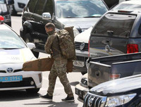 [Ảnh] Cảnh sát Ukraine bắt giữ kẻ bắt cóc con tin trong ngân hàng