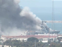 [Ảnh] Hé lộ nguyên nhân tàu tấn công đổ bộ của Hải quân Mỹ cháy dữ dội ở cảng San Diego