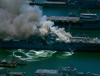 [Ảnh] Hé lộ nguyên nhân tàu tấn công đổ bộ của Hải quân Mỹ cháy dữ dội ở cảng San Diego