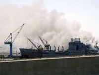 [Ảnh] Hé lộ nguyên nhân tàu tấn công đổ bộ của Hải quân Mỹ cháy dữ dội ở cảng San Diego