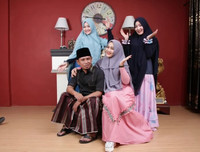 Dư luận Indonesia phẫn nộ vì màn thể hiện táo bạo của ông nghị cùng 3 bà vợ