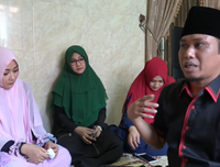 Dư luận Indonesia phẫn nộ vì màn thể hiện táo bạo của ông nghị cùng 3 bà vợ