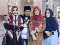 Dư luận Indonesia phẫn nộ vì màn thể hiện táo bạo của ông nghị cùng 3 bà vợ