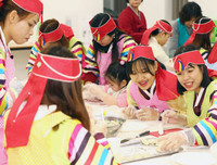 Hình ảnh mới nhất về đón Tết Canh Tý 2020 trên thế giới