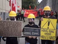 [Ảnh] Người biểu tình ủng hộ Hồng Kông và Trung Quốc đụng độ nhau ở nhiều nơi trên thế giới