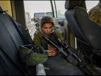 [Ảnh] Hậu trường cuộc sống thực của các đội nữ quân nhân, chiến binh nổi tiếng thế giới