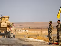 [Ảnh] Không còn gì sau khi Mỹ đặt bom tự phá hủy căn cứ ở Bắc Syria