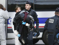 Những bức ảnh gợi lại ký ức bi thương vụ tấn công khủng bố Paris năm 2015