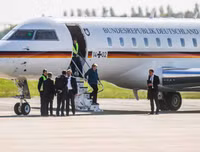 [Ảnh] Khi chuyên cơ chở nguyên thủ gặp 