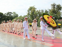 Lãnh đạo Đảng, Nhà nước đặt vòng hoa, vào lăng viếng Chủ tịch Hồ Chí Minh