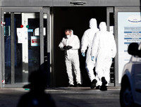 Trưng dụng sân băng làm nhà xác, Tây Ban Nha kêu gọi NATO hỗ trợ chống dịch Covid-19