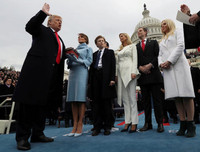 Gia đình nhà ông Donald Trump thay đổi như thế nào trong 10 năm qua?