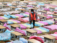 Vũ Hán thực thi giải pháp chưa từng có tiền lệ: Lập 11 bệnh viện dã chiến