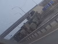 Lính Nga phải bồi thường 380.000 USD do để pháo tự hành rơi