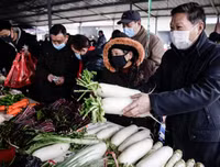 Cảnh người dân Vũ Hán đi chợ, mua sắm thời đại dịch