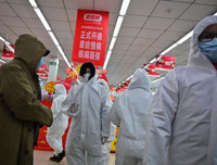 Cảnh người dân Vũ Hán đi chợ, mua sắm thời đại dịch