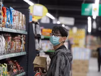 Hình ảnh người Mỹ chuẩn bị đương đầu đại dịch Covid-19