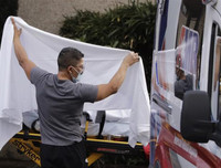 Hình ảnh người Mỹ chuẩn bị đương đầu đại dịch Covid-19